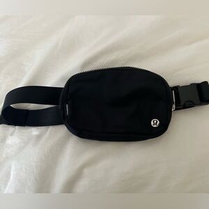 Lululemon Everywhere Belt Bag 1L